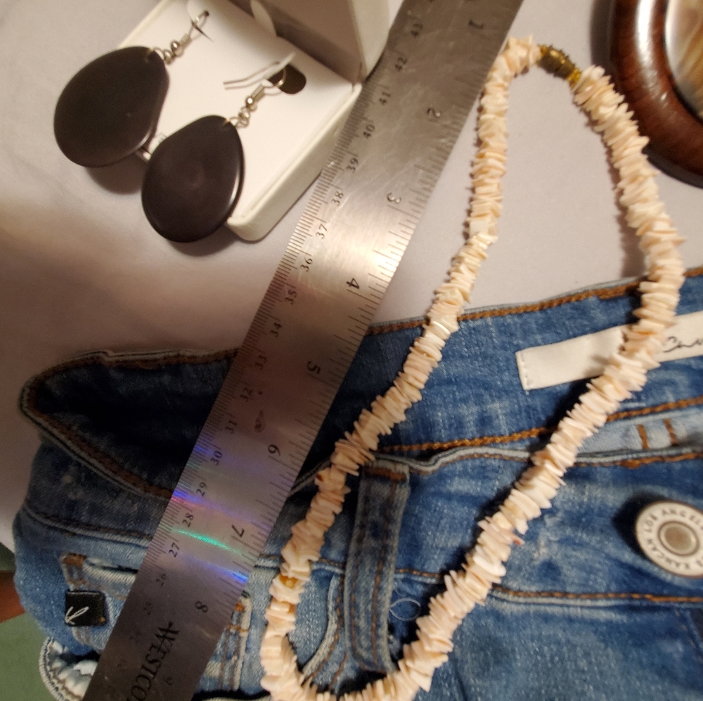 Pink shell necklace - Picture 2 of 2